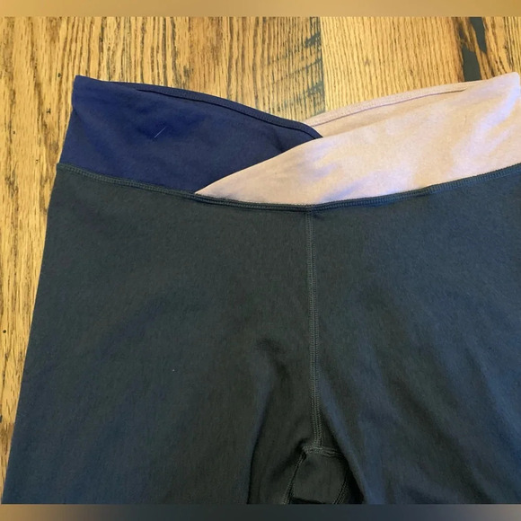 Fabletics powerhold crossed leggings - Picture 3 of 7